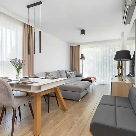 Przytulny Z Miejscem Parkingowym W Kolobrzegu By Renters *