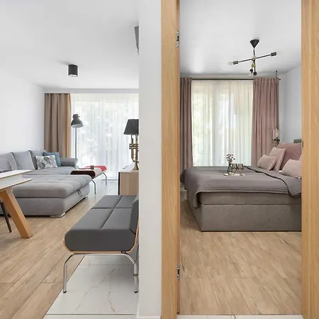 Przytulny Z Miejscem Parkingowym W Kolobrzegu By Renters Апартаменты *